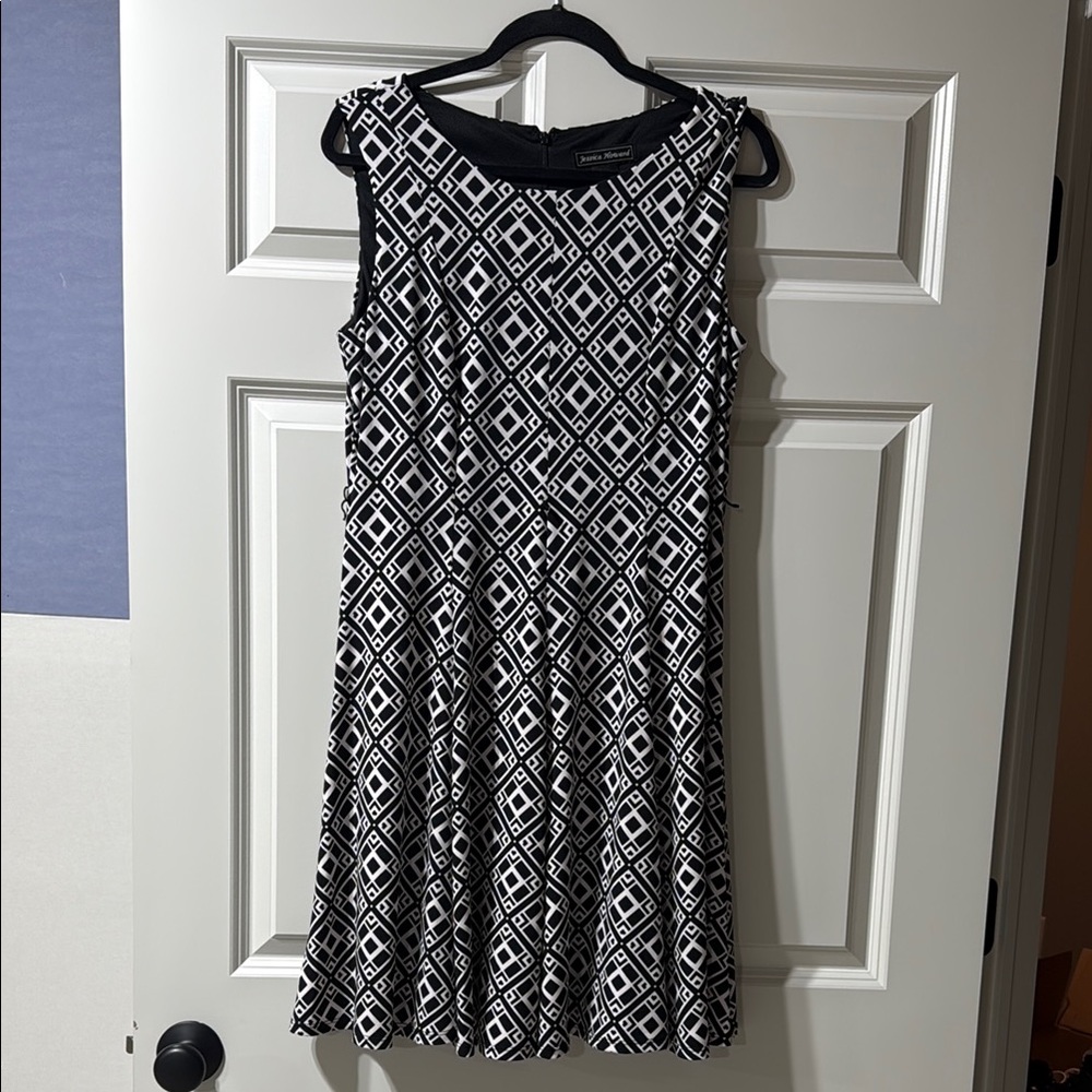Jessica Howard Black and White Geometric Pattern Dress